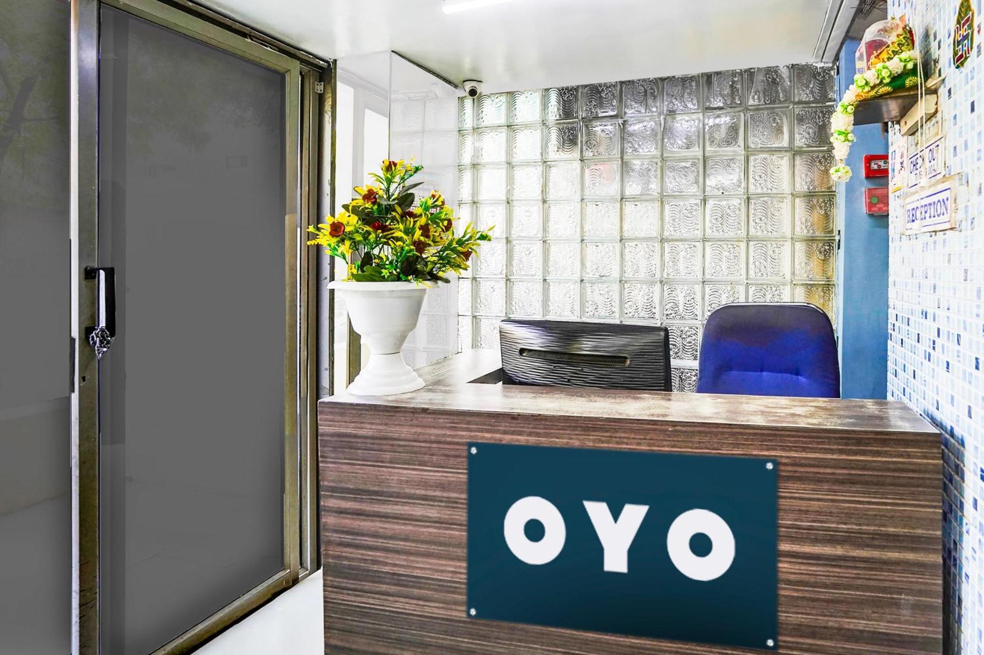 Hotel O Vibrant Residency Ahmedabad Exterior foto