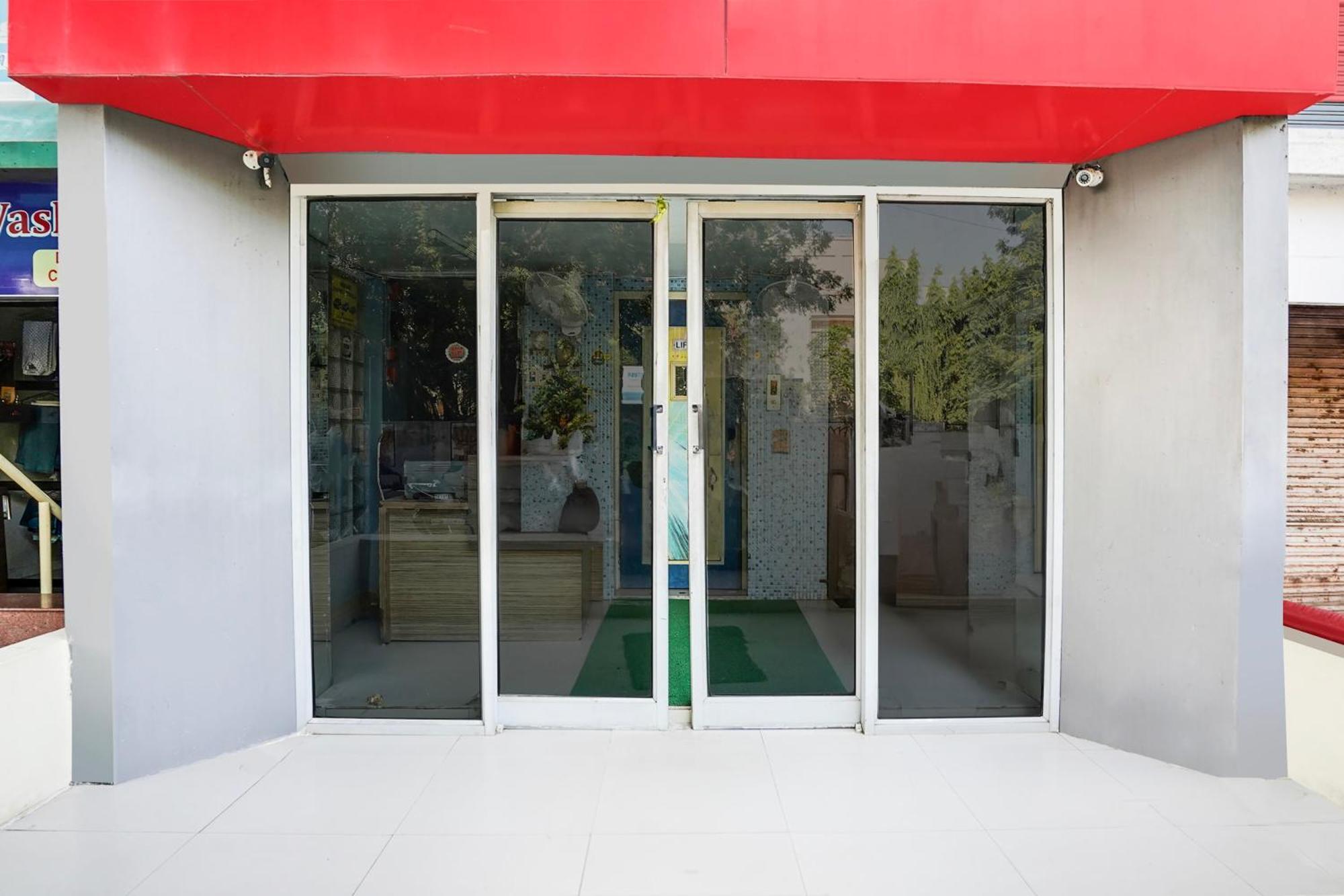 Hotel O Vibrant Residency Ahmedabad Exterior foto