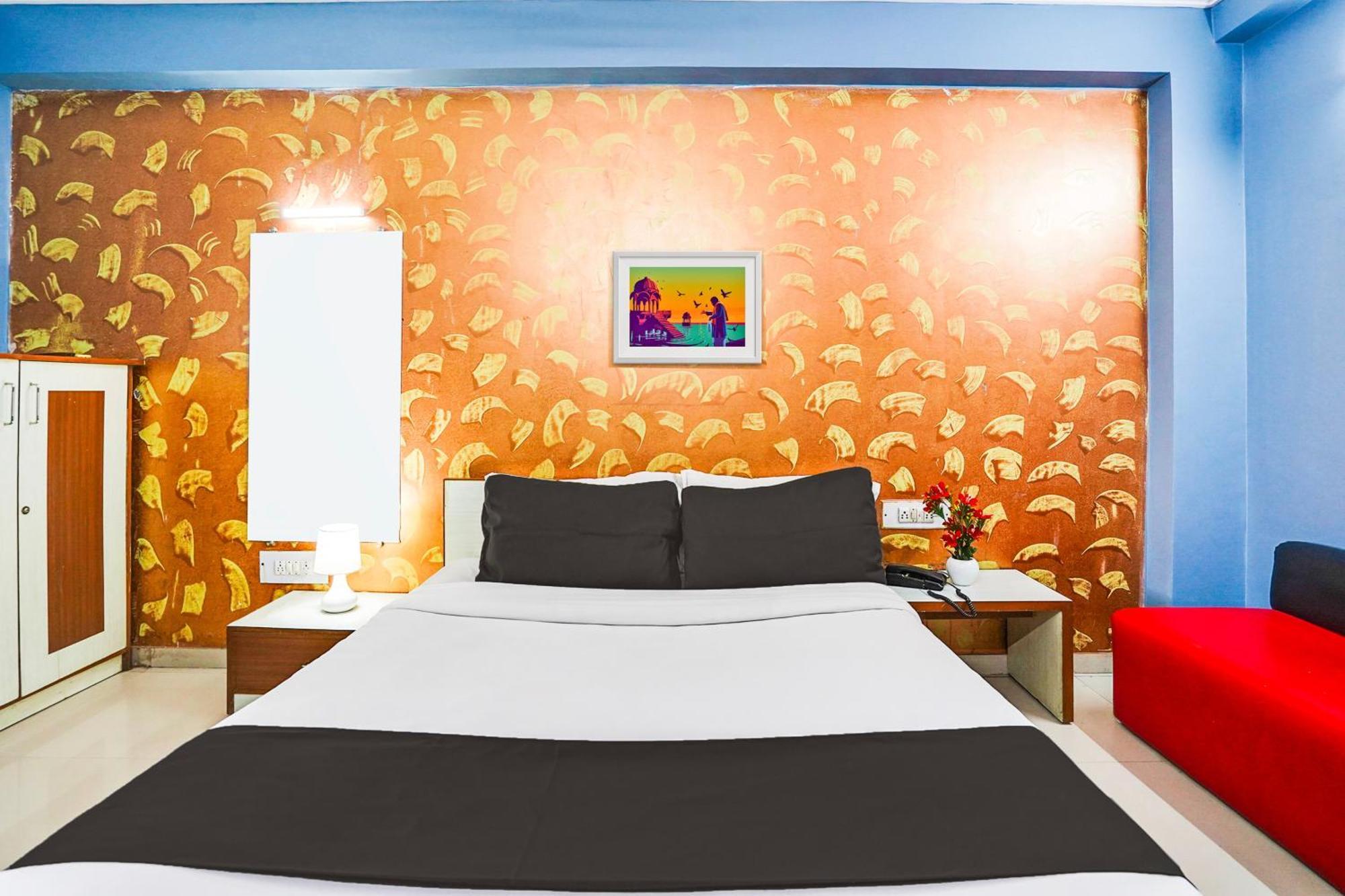 Hotel O Vibrant Residency Ahmedabad Exterior foto